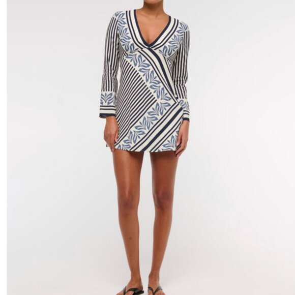 Abercrombie & Fitch Womens NWT Long Sleeve Twist Mini Dress Size S PETITE - Picture 2 of 5